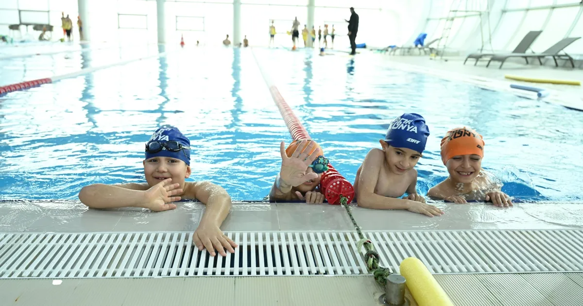 Konya’nın 20 ilçesinde 15 bin öğrenci yüzme öğreniyor