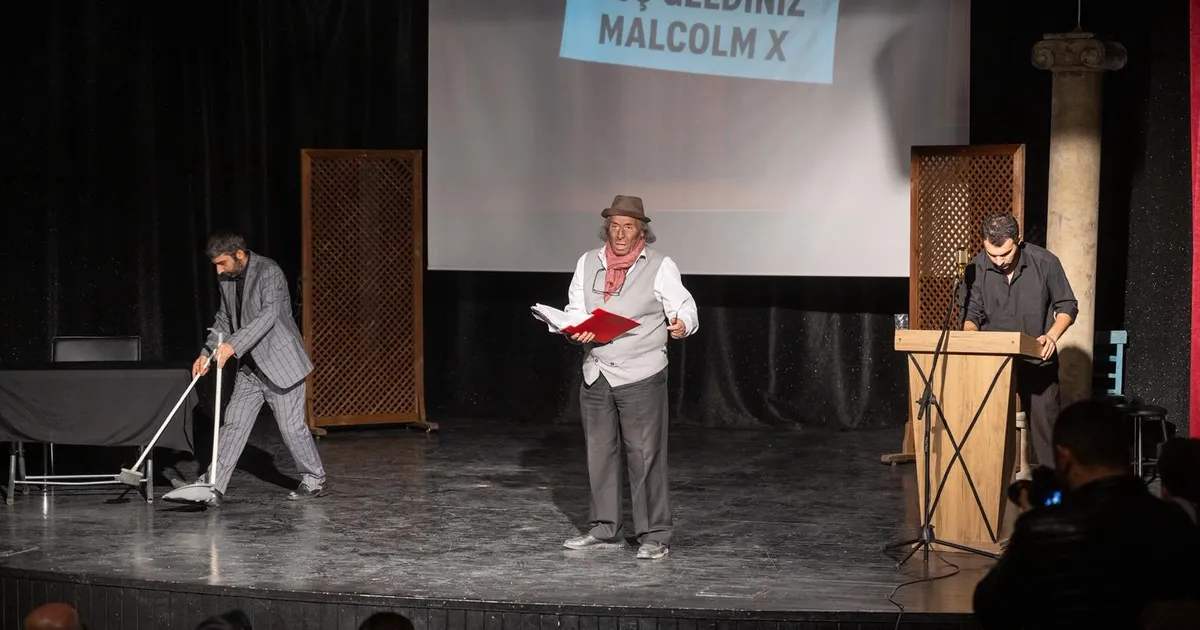 Malatya’da “Malcolm X” oyunu izleyicilerden tam not aldı