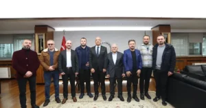 Kayseri Büyükşehir Belediye Başkanı Dr. Memduh Büyükkılıç, makamında gerçekleşen bir
