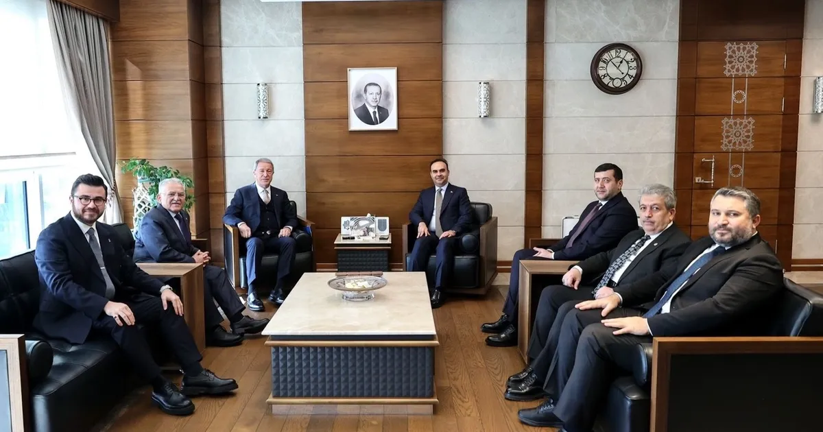 Memduh Büyükkılıç’tan Bakan Kacır’a ziyaret