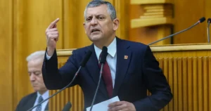 CHP Genel Başkanı Özgür Özel, deprem bölgesinde 270 bin kişinin