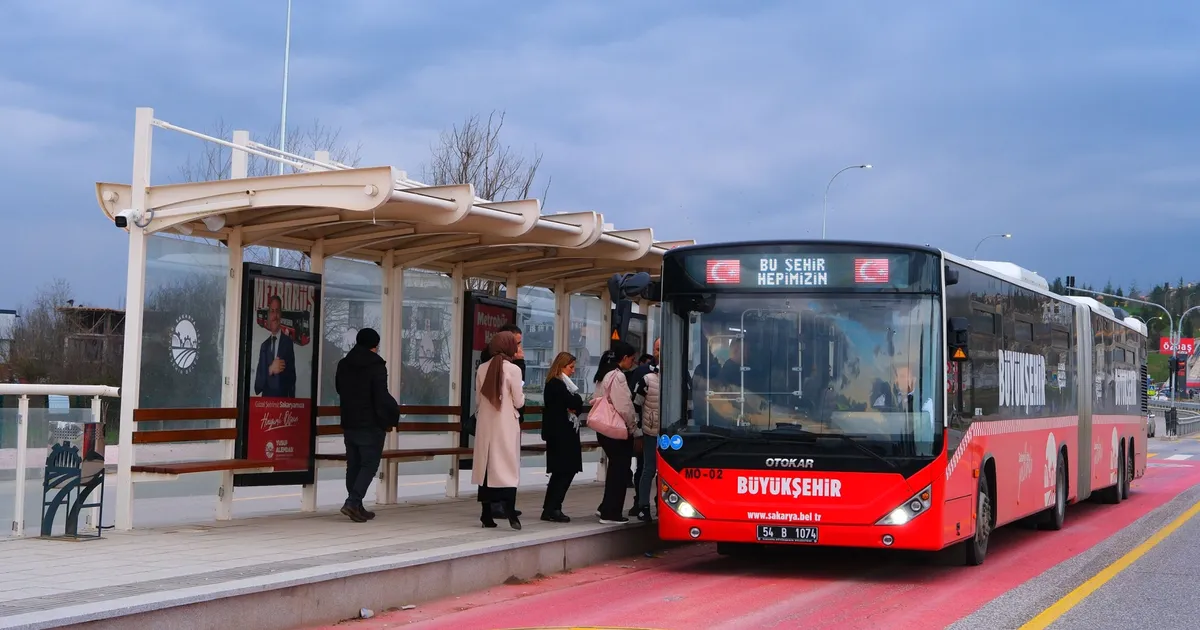 Sakarya’da Ramazan’a özel metrobüs ayarı