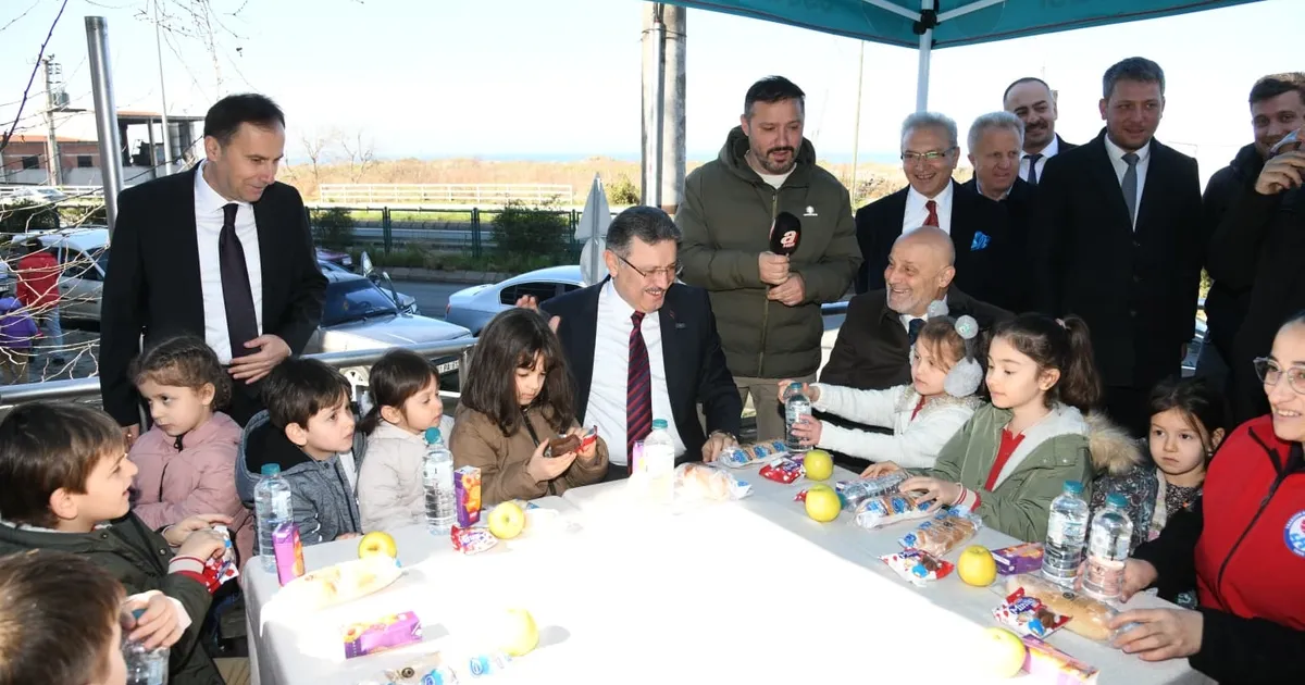 Trabzon’da Başkan Genç Çarşıbaşı’nda vatandaşlarla buluştu