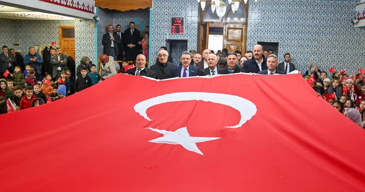 Trabzon’da Başkan Genç ve çocuklar şehit Eren Bülbül’ü unutmadı