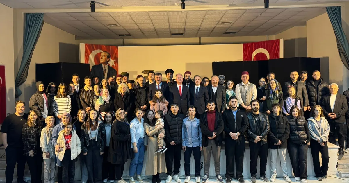 Trabzon’da “Muhacirlik” oyunu büyük ilgi gördü