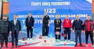 Trabzon’da düzenlenen U23 Türkiye Güreş Şampiyonası’nda Trabzon Büyükşehir Belediye sporcularından