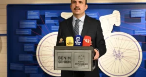 Konya Büyükşehir Belediye Başkanı Uğur İbrahim Altay, basın mensuplarıyla birlikte