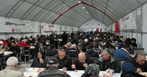 Keçiören Belediyesi, 18 ayrı noktada kurduğu iftar sofraları ve dağıttığı