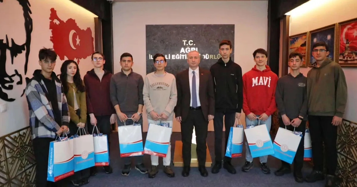 Ağrılı öğrencişler Batman’da TÜBİTAK’ta ödüllendirildi