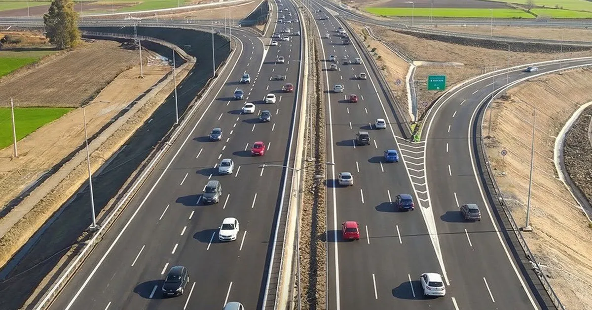 Aydın–Denizli Otoyolu’nda bayram rekoru… Günlük araç geçişi 22 bini aştı