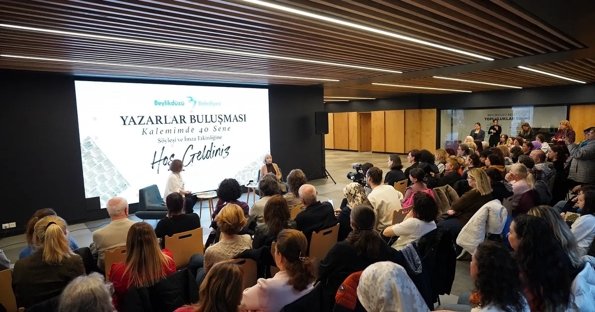 Ayşe Kulin Beylikdüzü’nde okurlarıyla buluştu