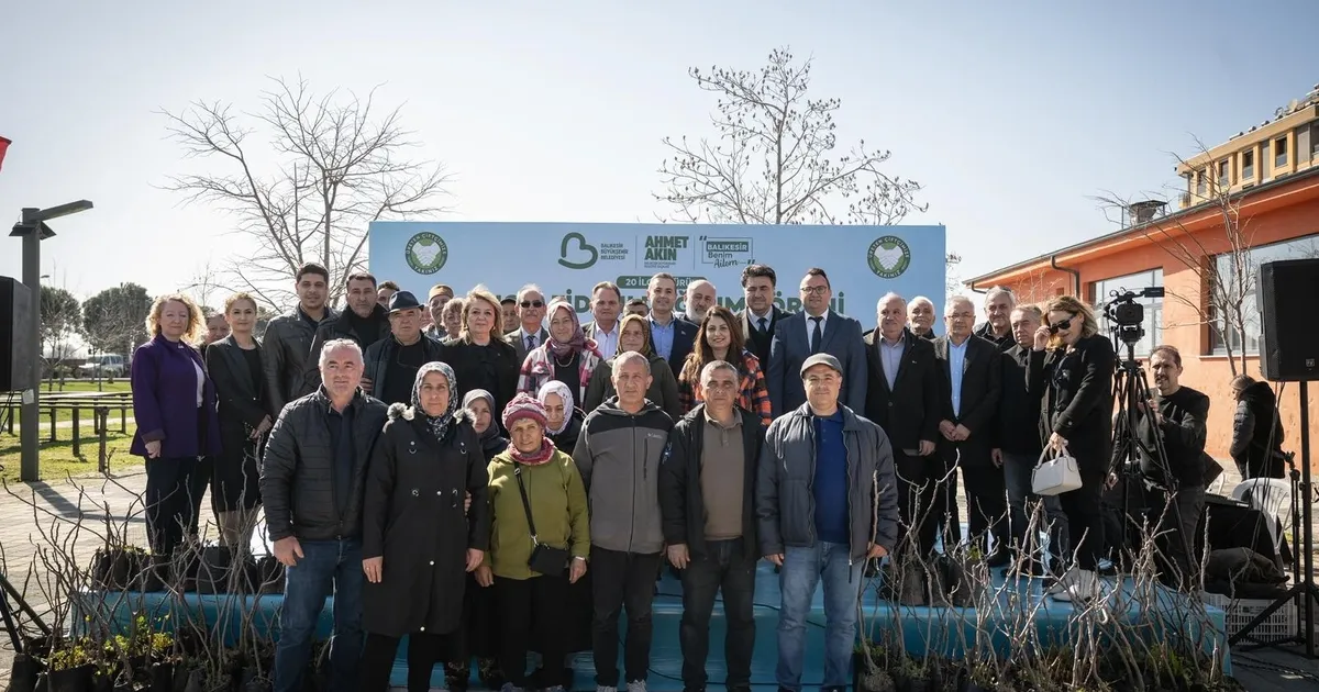 Balıkesir Büyükşehir’den üreticilere 100 incir fidanı