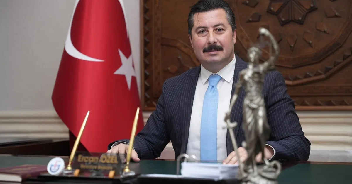 Başkan Ercan Özel’den 8 Mart mesajı: “Kadınlar toplumun mimarıdır”