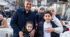 Bornova’daki iftarda konuşan İzmir Büyükşehir Belediye Başkanı Dr. Cemil Tugay,