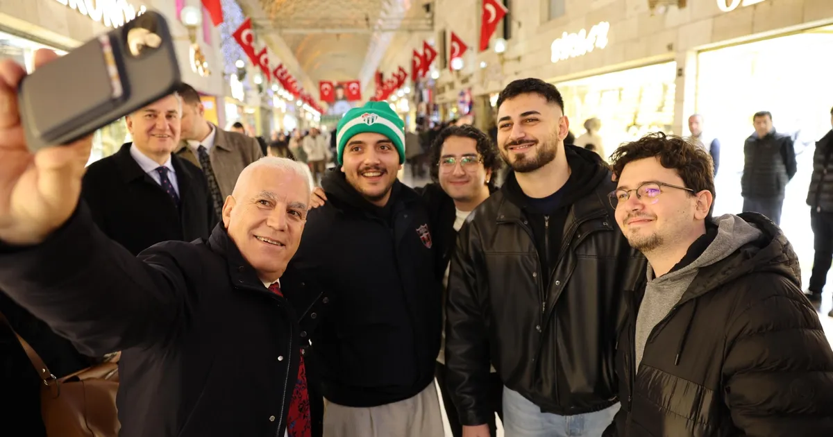 Bozbey çarşı esnafıyla bayramlaştı