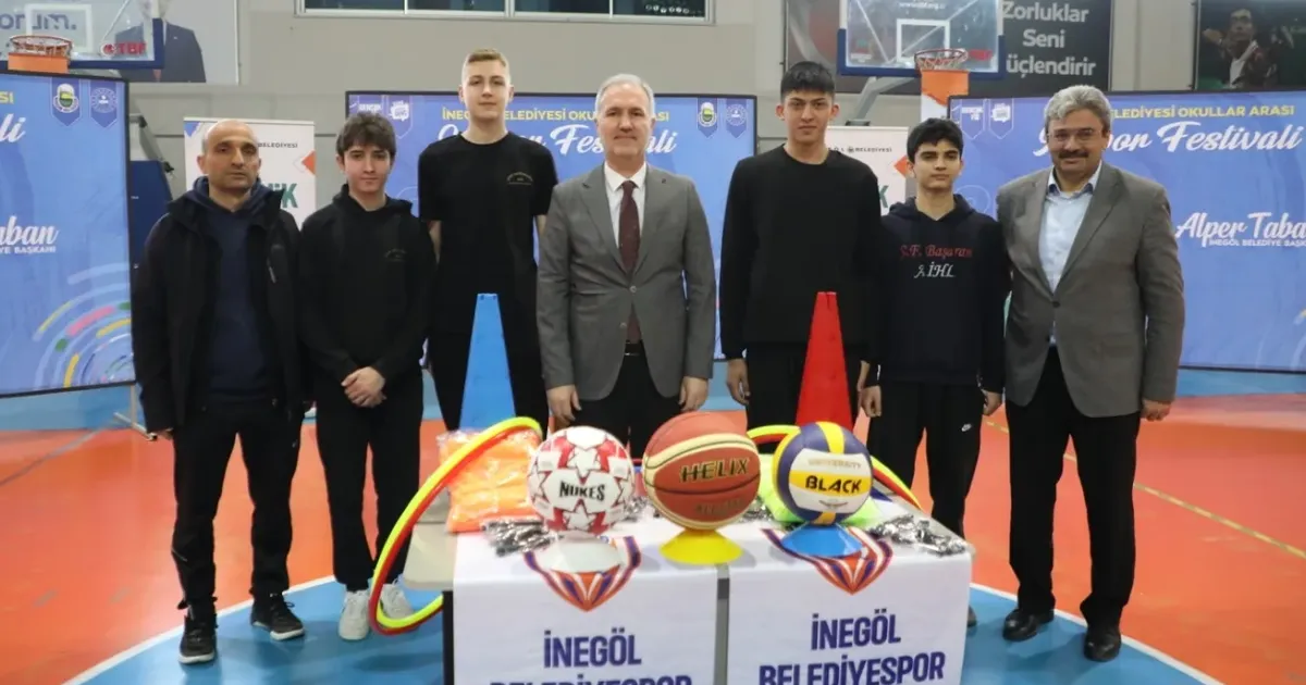 Bursa İnegöl’de 80 okula 700 bin TL’lik spor malzemesi desteği
