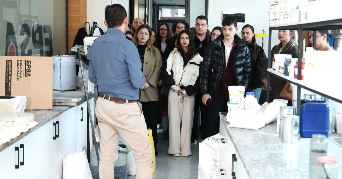 Bursa Osmangazi’de girişimci adayı öğrenciler işi mutfağında öğreniyor