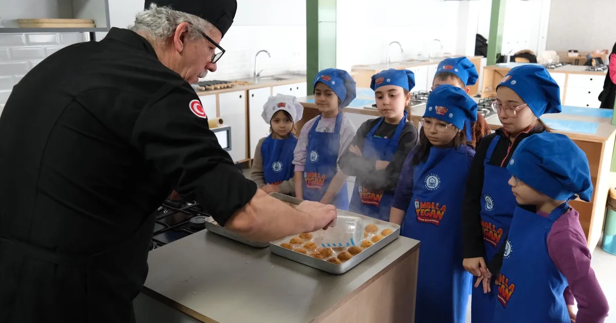 Bursa Yıldırım’da Ramazan tatlıları minik şeflerden
