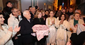 Bursa Büyükşehir Belediye Başkanı Mustafa Bozbey, eşi Seden Bozbey ile