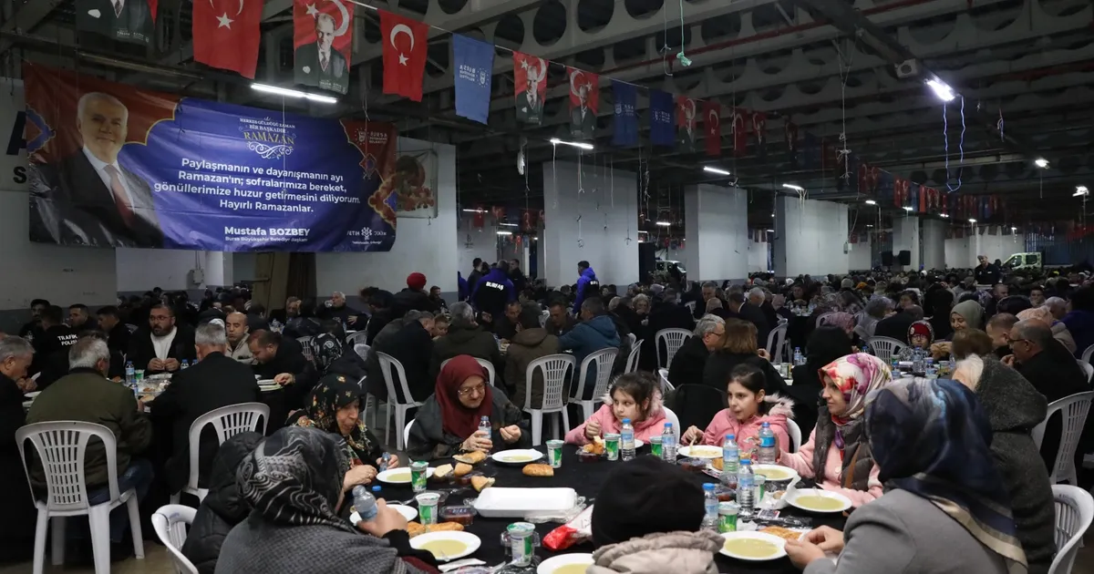 Bursa’da Gemlikliler Büyükşehir’in dayanışma sofrasında