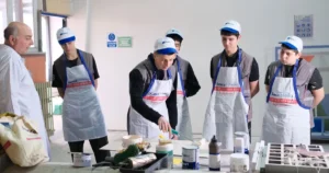 Bursa Hürriyet Mesleki ve Teknik Anadolu Lisesi’nde uygulamalı eğitim gerçekleştiren