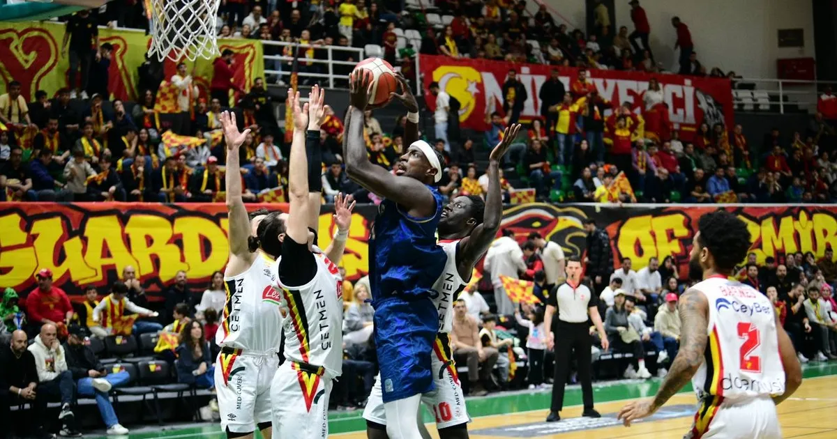 Çayırova şampiyonluk yolunda potada hata yapmadı