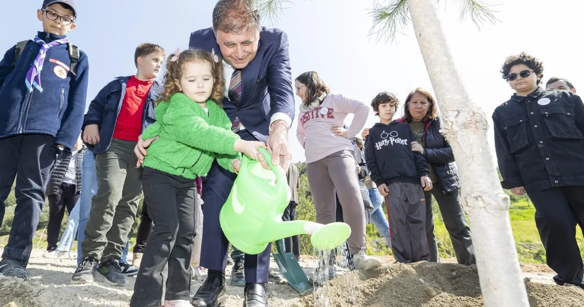 Çocuklara verilen söz tutuldu, fidanlar toprakla buluştu