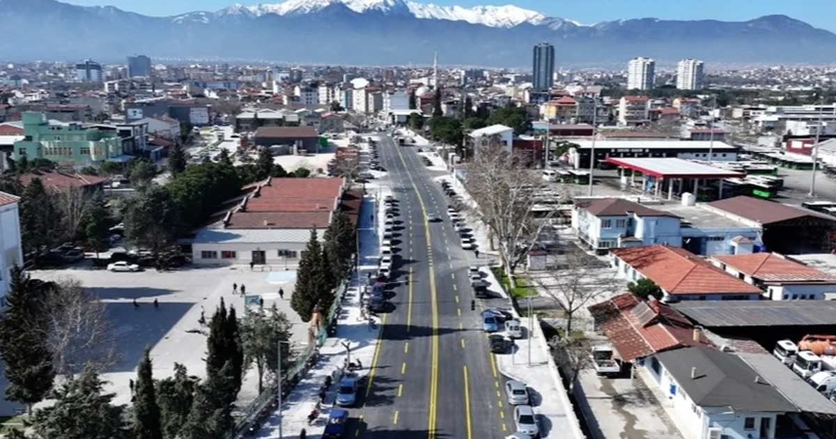 Denizli Çal Caddesi yenilenen yüzüyle ulaşıma açıldı