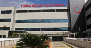 Antalya'da Finike Devlet Hastanesi’nde bazı doktor ve sağlık personelinin başka