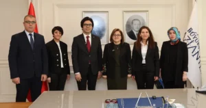 Gaziantep Büyükşehir Belediye Başkanı Fatma Şahin, aynı ebenin gebelikten lohusalığa