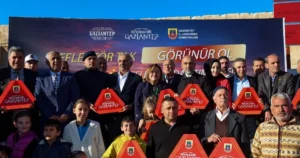Gaziantep Büyükşehir Belediyesi tarafından, traktörü bulunan ancak reflektörü olmayan çiftçilere