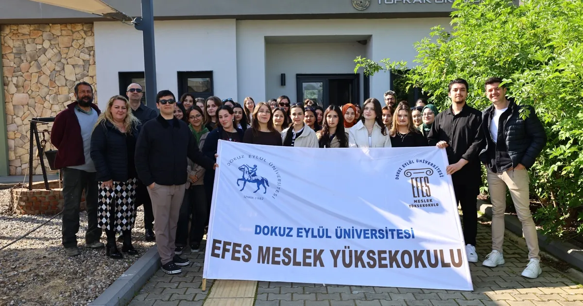 Gençler kariyerleri için Efes Tarlası Yaşam Köyü’nde buluştu