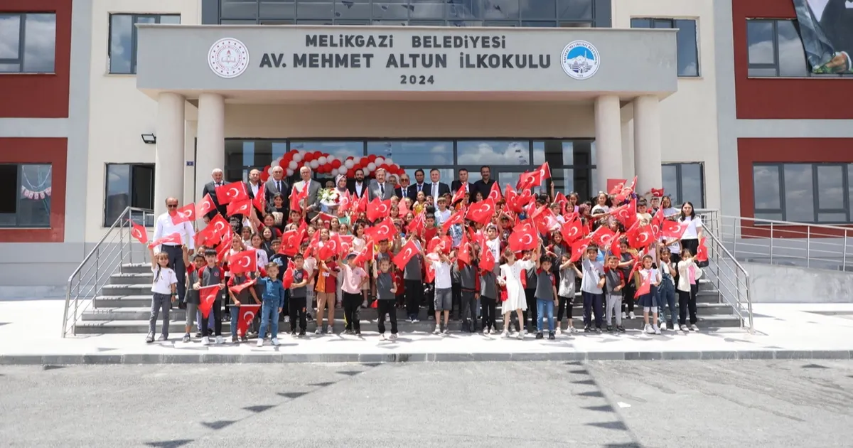 Gençlerin geleceği Kayseri Melikgazi ile gelişiyor