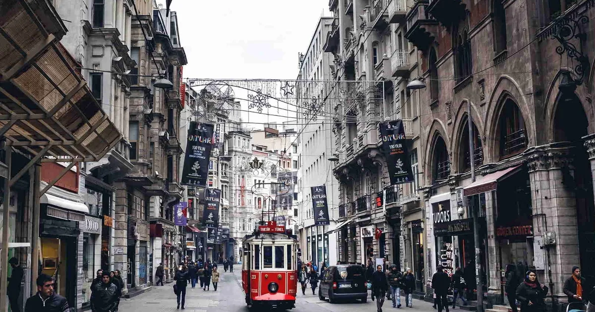 İstanbul caddelerindeki ziyaretçi trafiği turistle ayrılıyor… Alışveriş Caddeleri Raporu yayımlandı