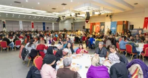 İzmir Büyükşehir Belediyesi, ramazan ayının onuncu gününde bereketli sofraları bu