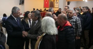 İzmir'de Güzelbahçe Belediyesi, Ramazan Bayramı dolayısıyla Belediye Düğün Salonu’nda düzenlenen