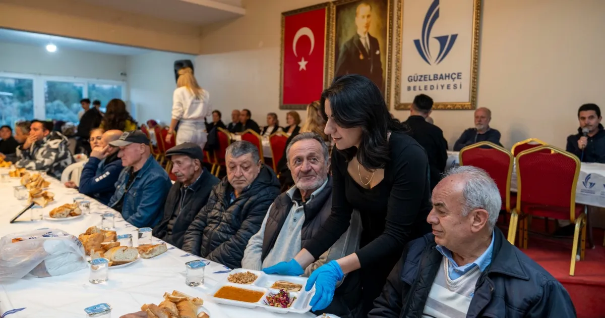 İzmir Güzelbahçe’de şehit ve gazi aileleri iftar sofrasında buluştu
