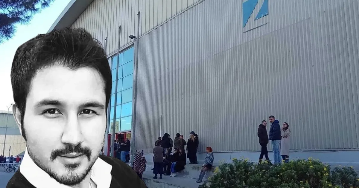 Kültürpark’taki 2 No’lu Hol’ün çatısında yürütülen onarım çalışması sırasında düşerek