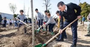 İzmir Büyükşehir Belediye Başkanı Dr. Cemil Tugay, Kültürpark'ta 4 bin
