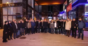 Kocaeli Büyükşehir Belediye Başkanı Tahir Büyükakın, İzmit’in tanınmış isimlerinden Hüseyin