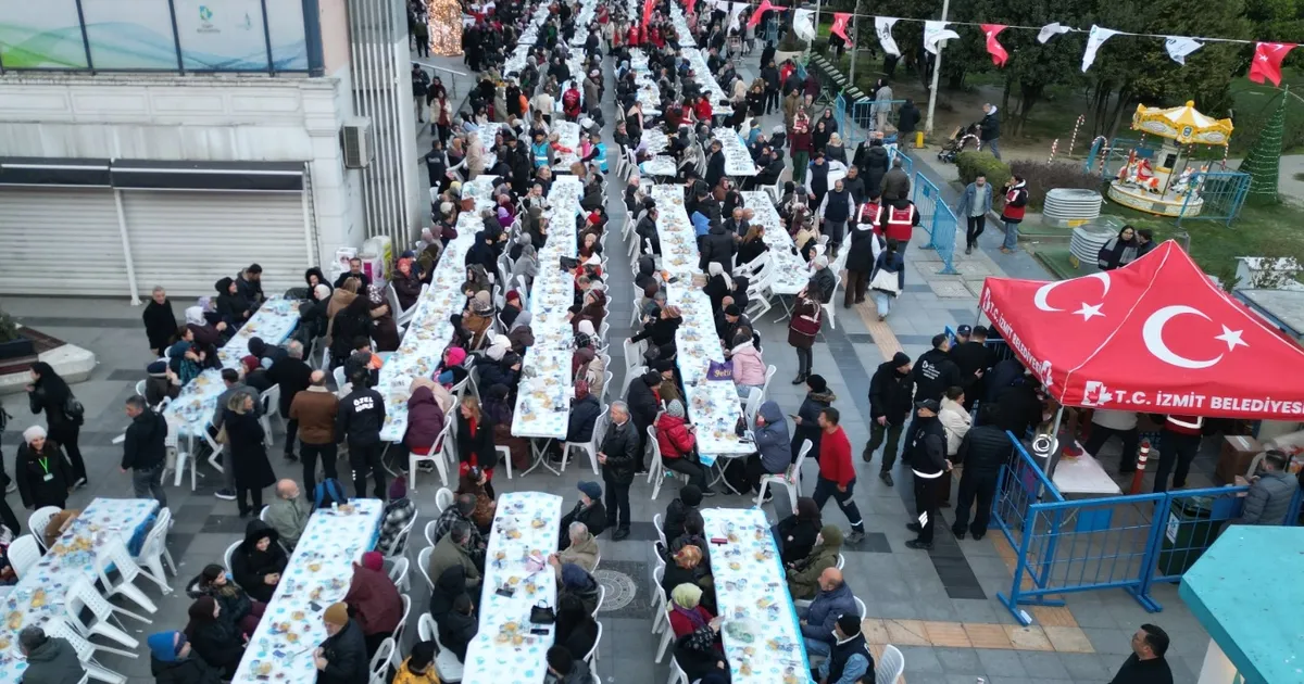 İzmit’te binlerce kişilik iftar
