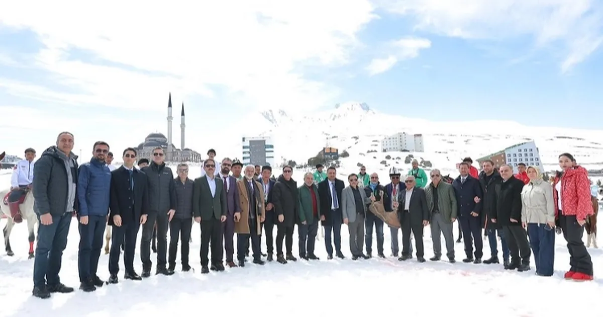 Kayseri Erciyes’te ‘kökbörü’ heyecanı