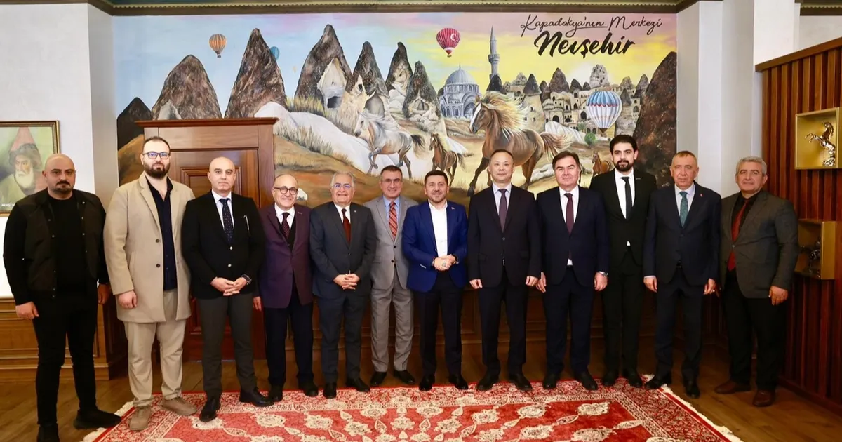 Kırgizistan Büyükelçisi’nden Başkan Arı’ya ziyaret