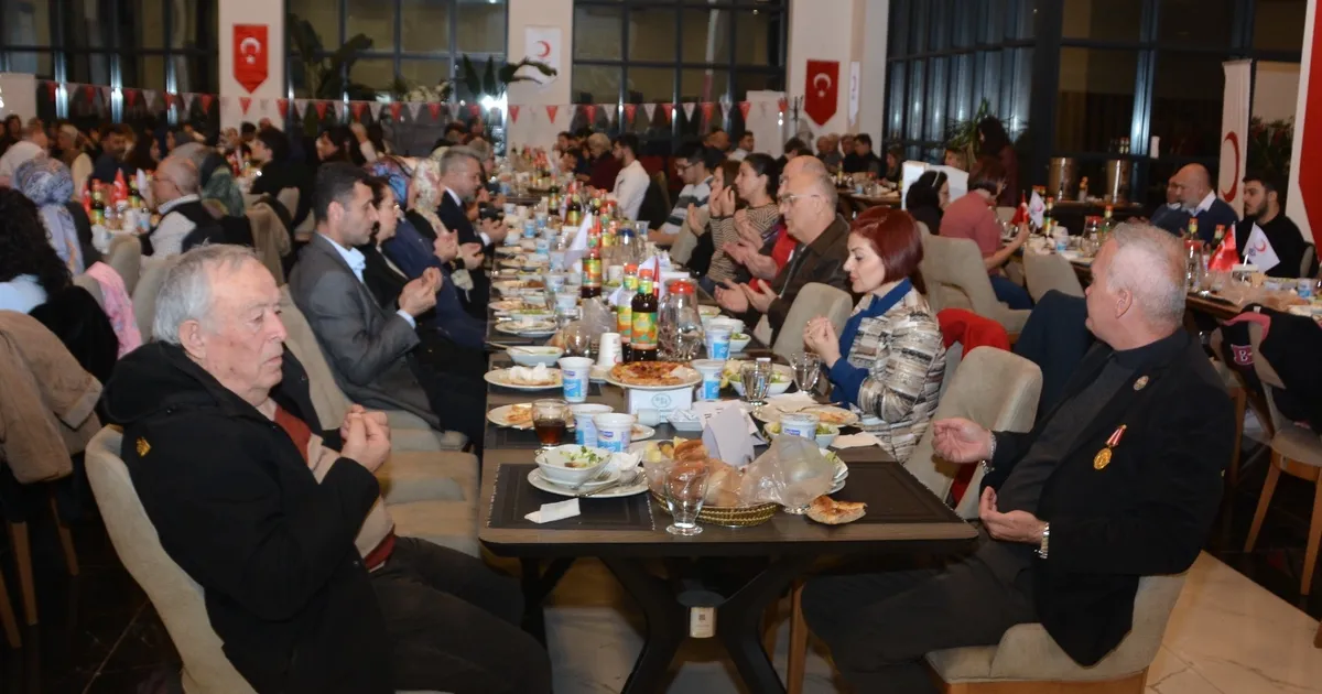 Kızılay Bornova’dan vefa gecesi