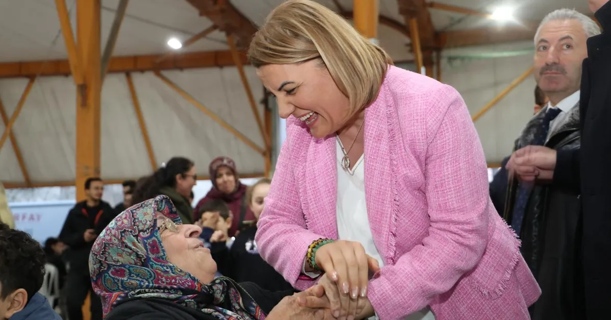 Kocaeli İzmit’te yüzlerce kişi aynı sofrada buluştu