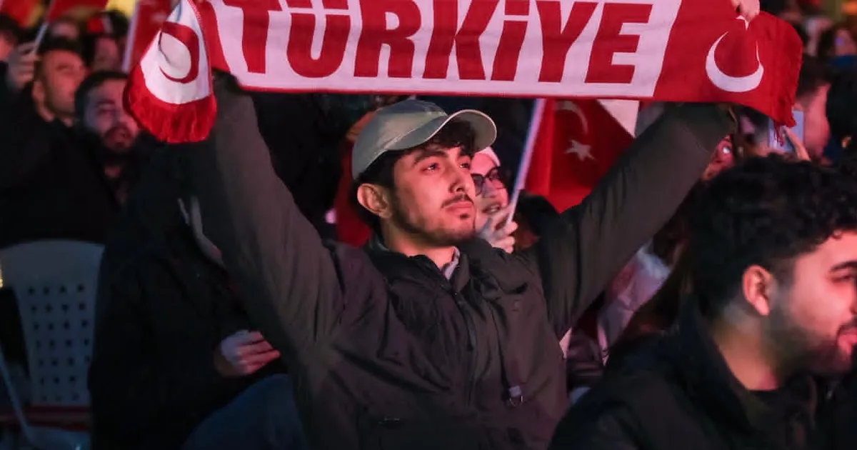 Kocaelililer, Romanya zaferini dev ekranda yaşadı