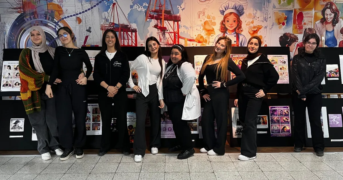 Liseli öğrencilerden 8 Mart farkındalığı