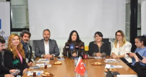 TMMOB Mimarlar Odası Bursa Şube Başkanı Şirin Rodoplu Şimşek, yönetim