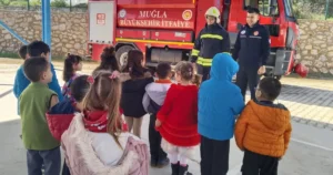 Muğla Büyükşehir Belediyesi İtfaiye ekipleri, Ula Kızılyaka İlköğretim Okulu ana