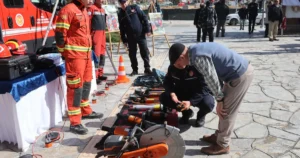 Muğla Büyükşehir Belediyesi, Deprem Haftası kapsamında Menteşe’de düzenlediği etkinlikle arama